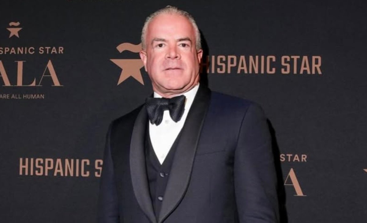 Raúl Rocha Cantú, dueño de Miss Universo, ‘compró’ elementos de la FGR