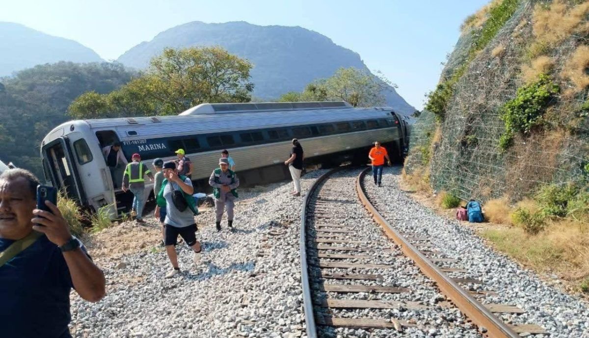FGR descarta responsabilidad penal de Semar por accidente del Tren Interoceánico; atribuye a error humano