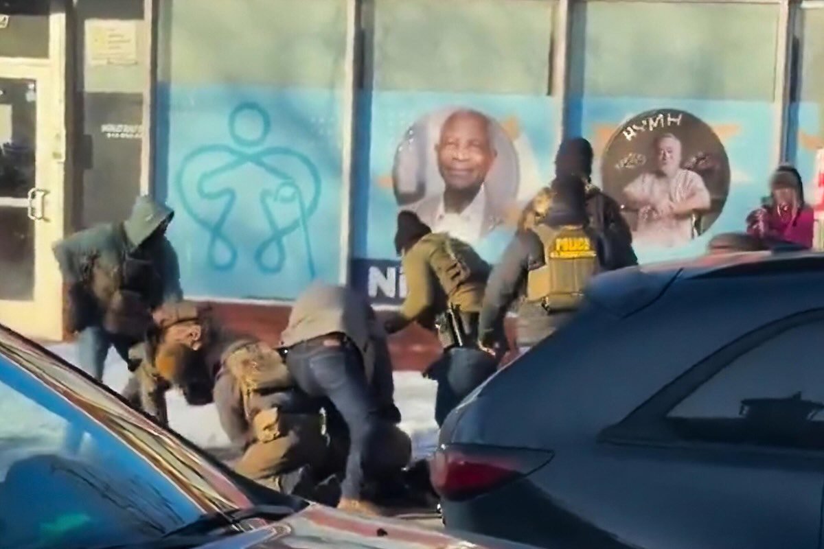 Agentes del ICE matan a manifestante y desatan la ira en Minneapolis, otra vez