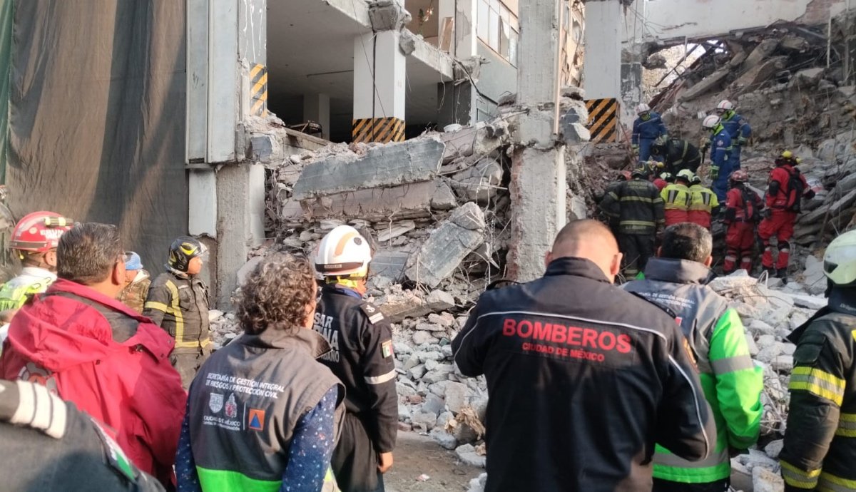 Derrumbe del edificio en San Antonio Abad, CDMX, deja tres trabajadores muertos