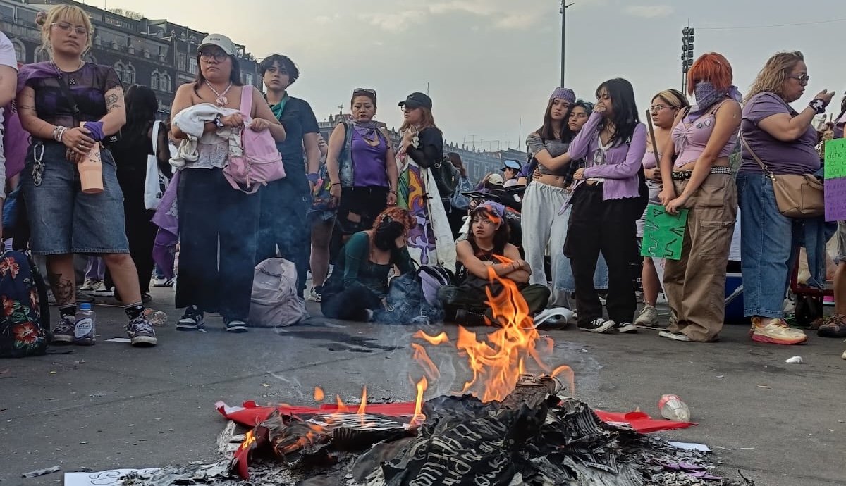 ‘Se va a caer, el patriarcado va a caer’: Marcha del 8M moviliza a mujeres en CDMX