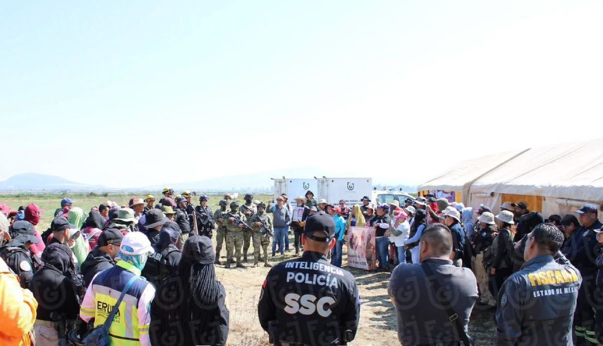 Colectivos y autoridades hallan 317 restos óseos en lago de Chalco