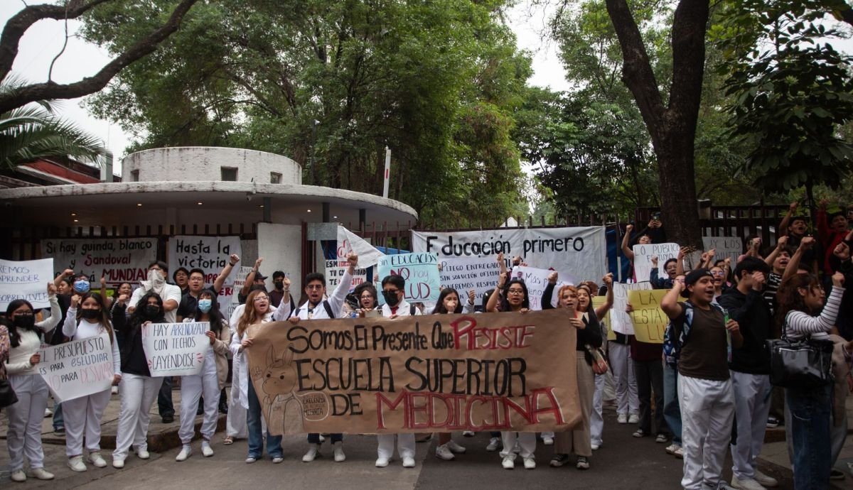 Estudiantes del IPN toman dirección en Zacatenco; SEP insiste en diálogo