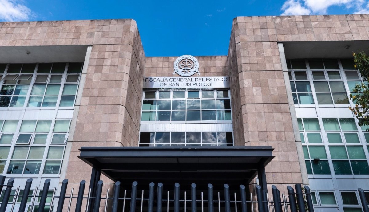 Fiscalía de SLP detiene a periodistas bajo la “Ley Serrano”; organizaciones denuncian ataque a la libertad de expresión