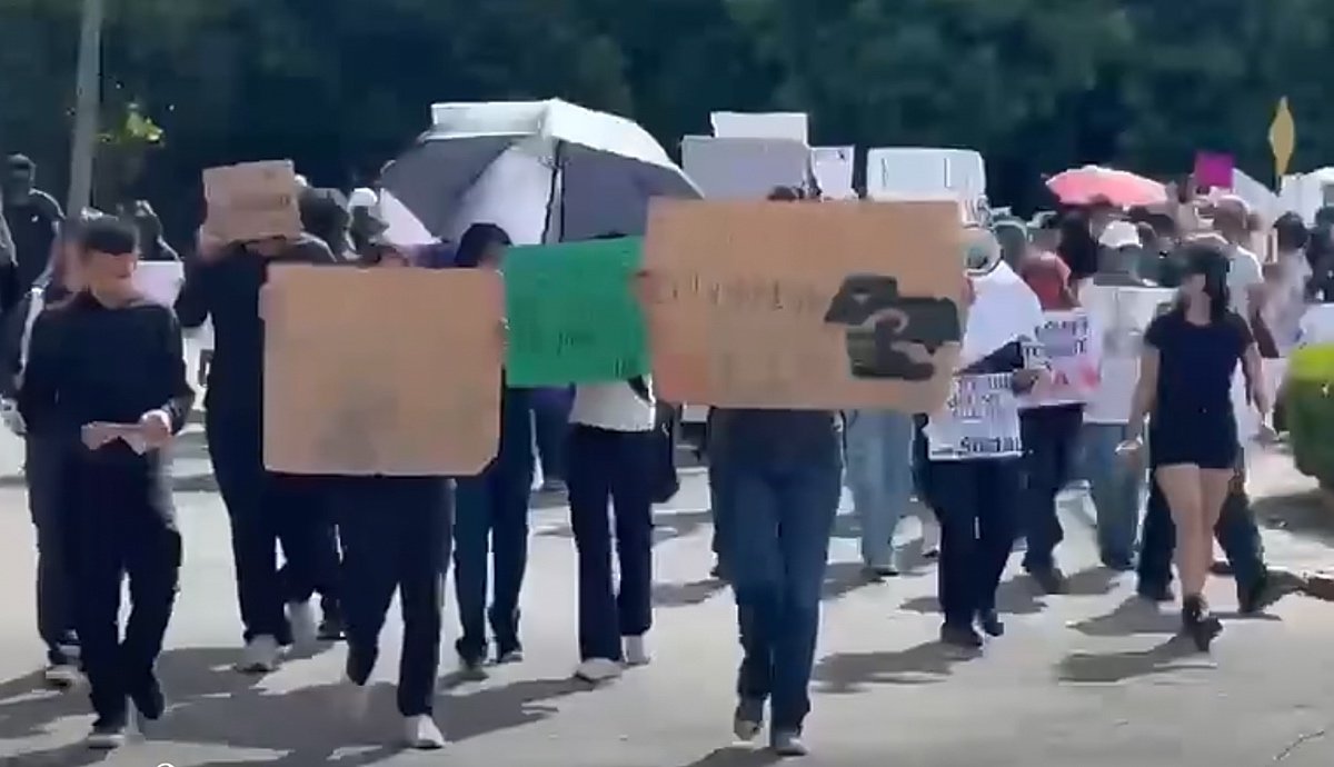 “Justicia para Claudia”: estudiantes de la UAEM marchan por feminicidio de estudiante española de intercambio