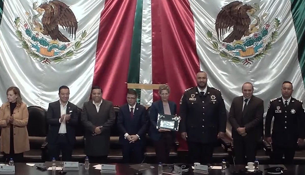 Alcaldes del PRI y PAN reciben premios de organización evangélica en San Lázaro; reconocen a embajada de Israel